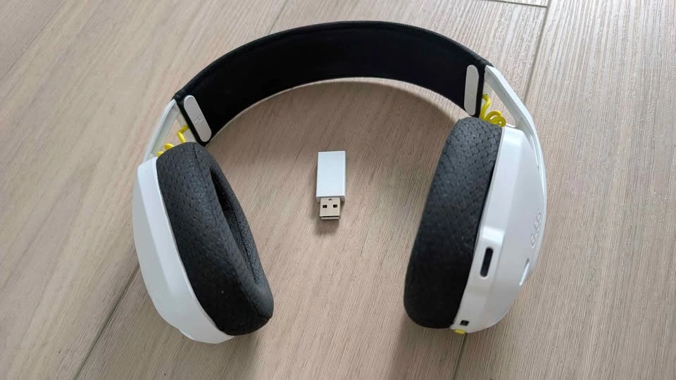 Logitech G435 Lightspeed Wireless Gaming Headset (White) - photo 2