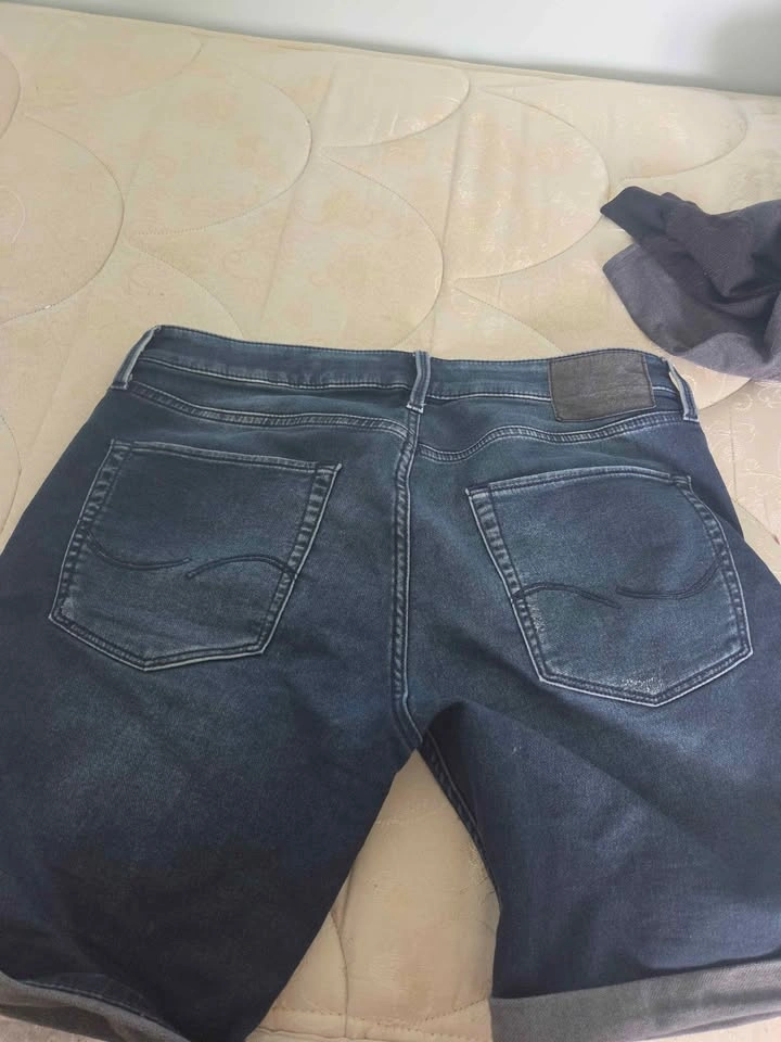Ripped Jean Shorts Size L - photo 3
