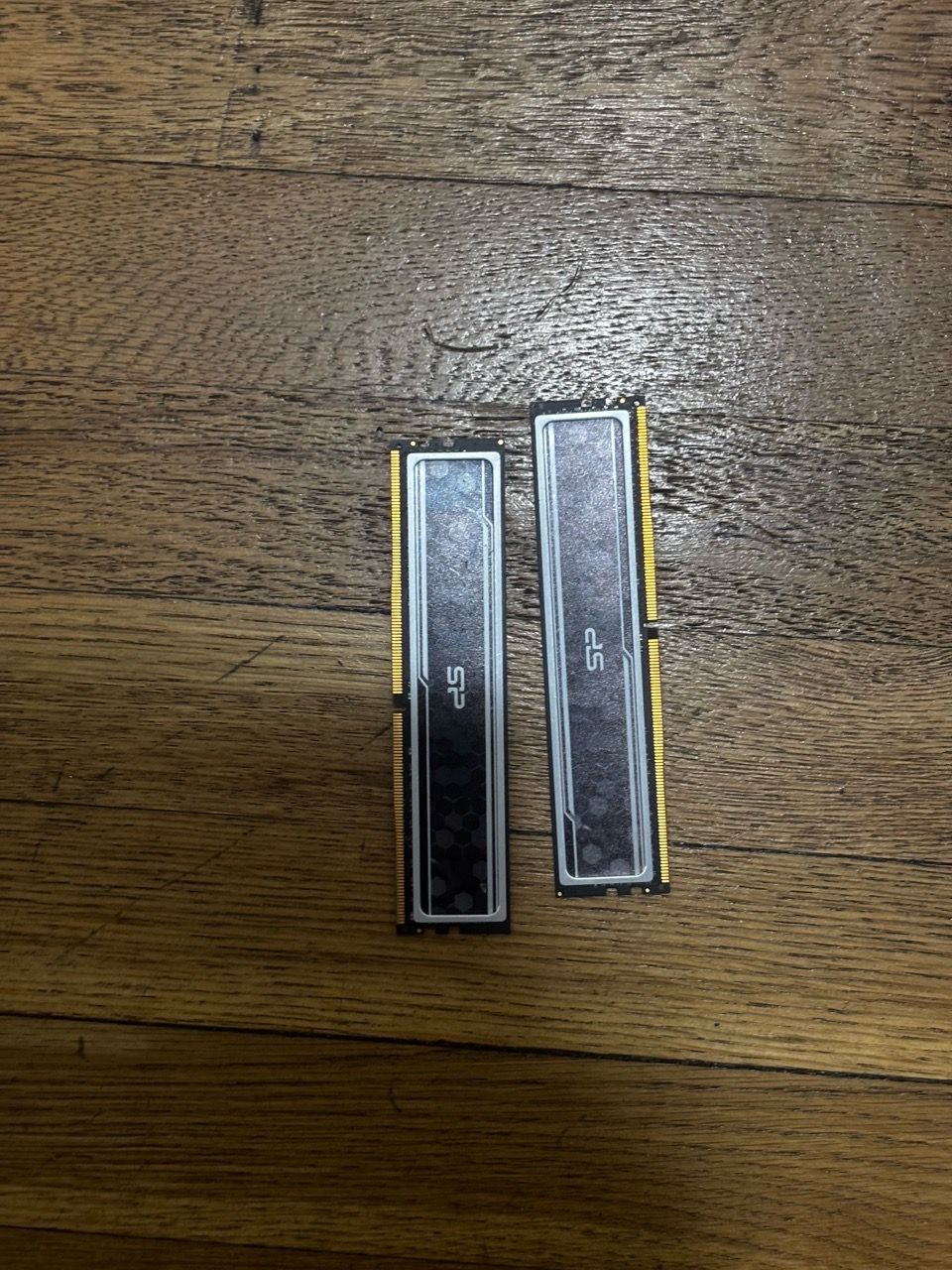 2X8 gb Silicon Power (SP) DDR4 desktop RAM sticks with heat spre