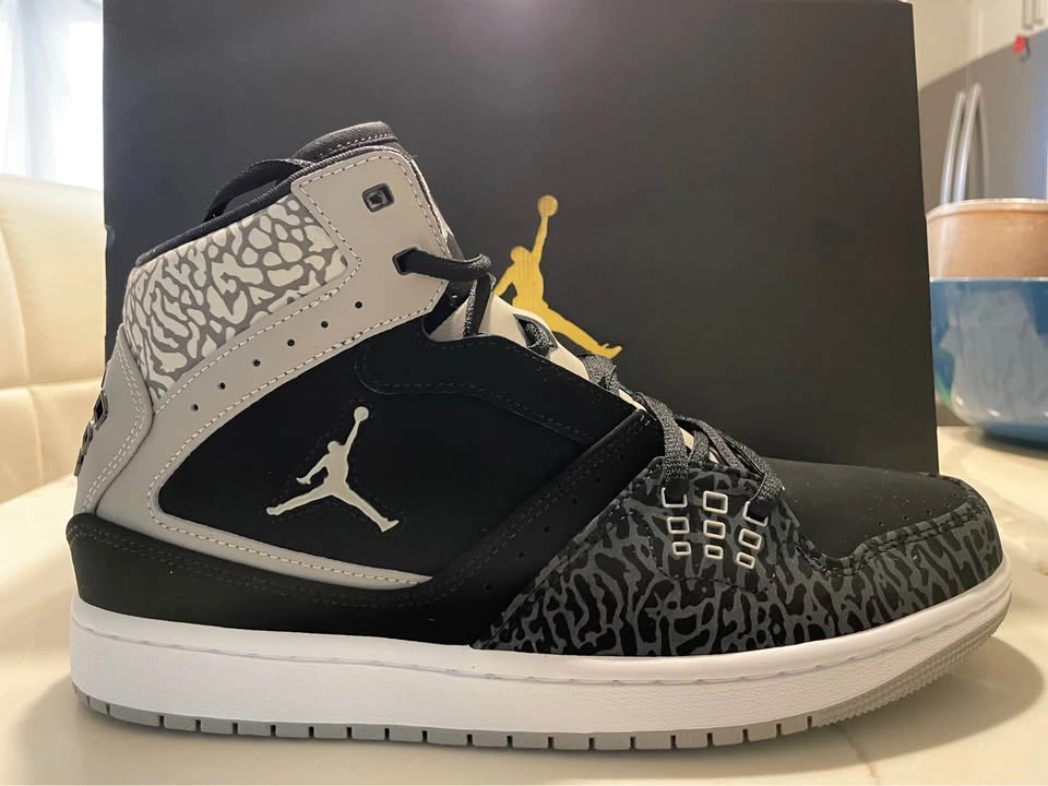 Nike Air Jordan 1 Flight Basketball Shoes - photo 4
