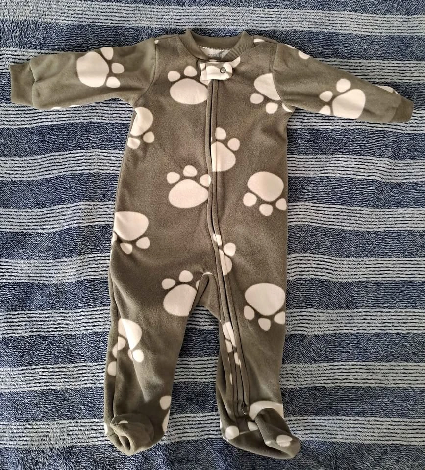 NEW Carter's fleece sleepers 6m - photo 2