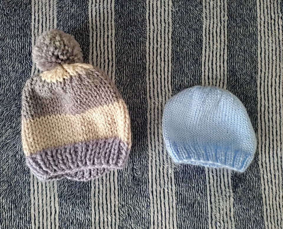NEW Newborn hats and like-new mittens - photo 3