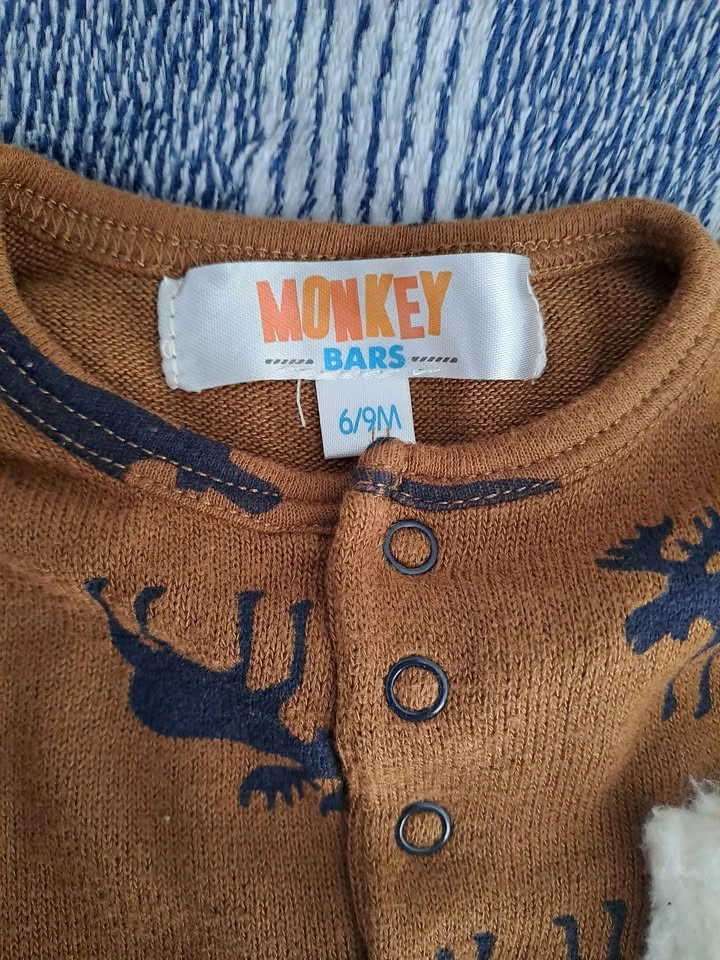 6-9m sleepers/onesies - photo 5