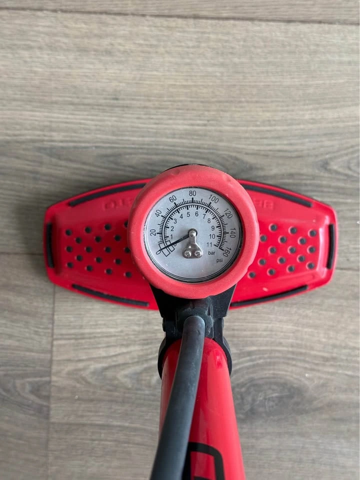 Beto bicycle floor pump - photo 3