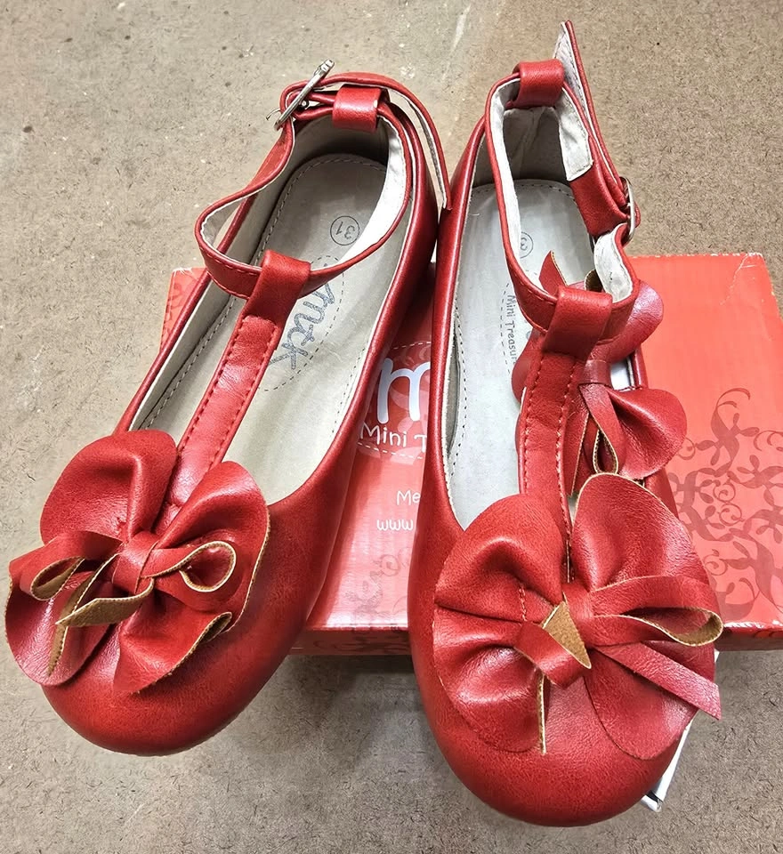 Mini Treasure Kids Red T-Strap Bow Flats- Girls' Shoes Size 31 - photo 2