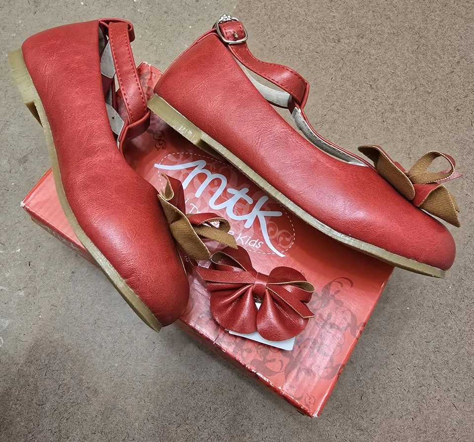 Mini Treasure Kids Red T-Strap Bow Flats- Girls' Shoes Size 31 - photo 4