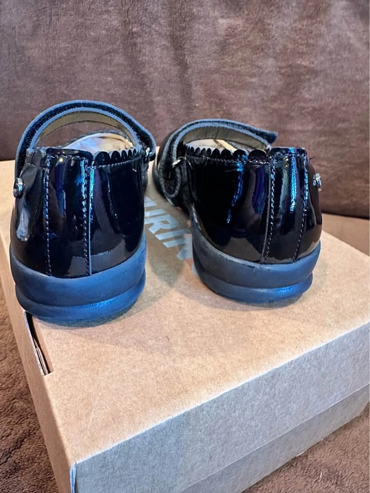 Girl’s Naturino Black Patent Leather Mary Jane Shoes - Size 2 - photo 4