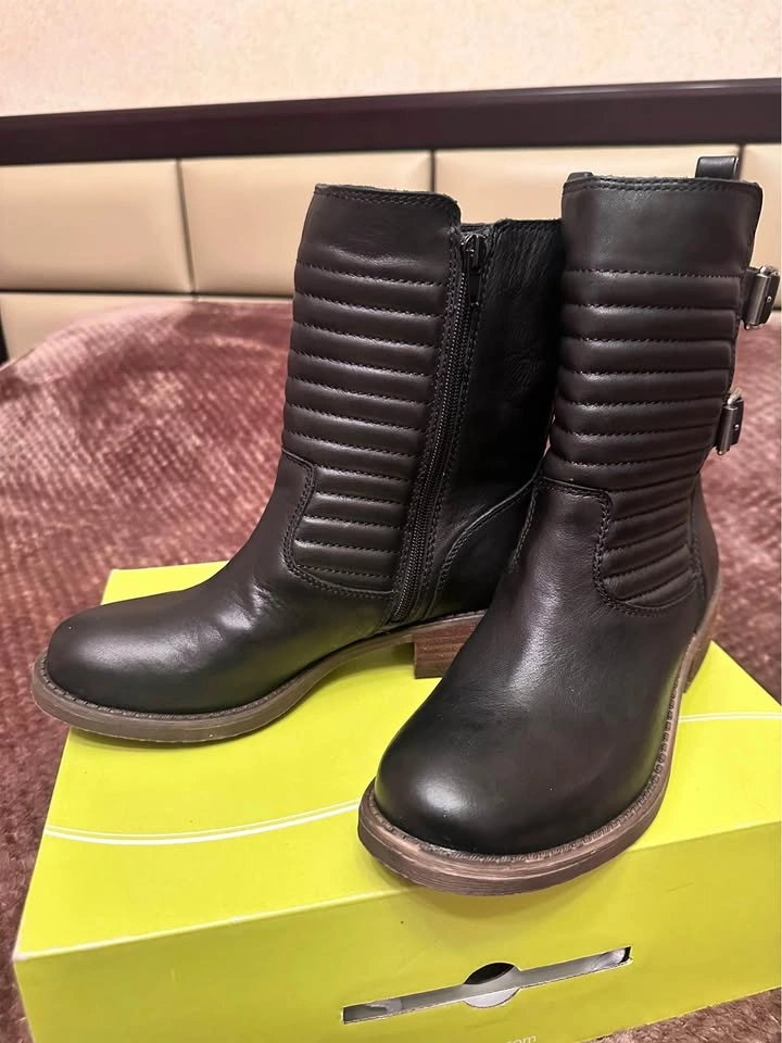 Lucky Brand women girl leather boots size 8.5 (38.5) brand new