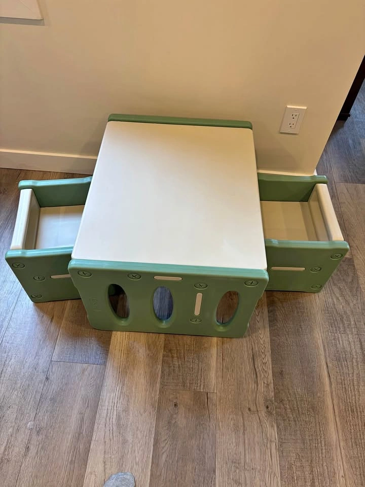 Kids Table and Chairs