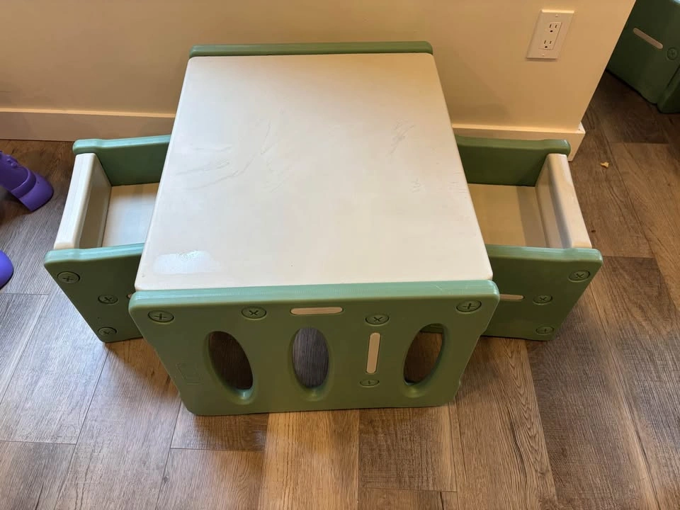 Kids Table and Chairs - photo 2