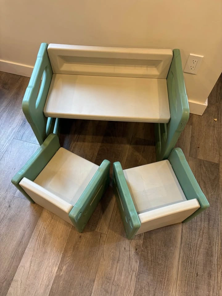 Kids Table and Chairs - photo 3