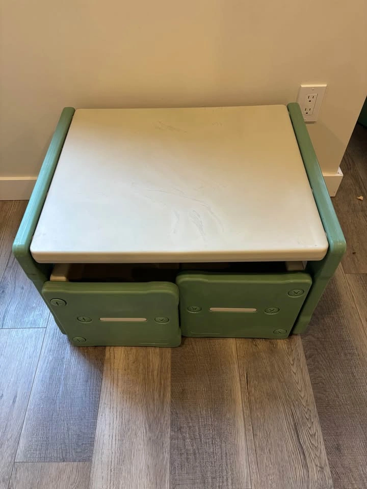 Kids Table and Chairs - photo 4