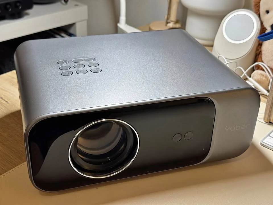 Yaber 1080p Home Theater Projector thumbnail