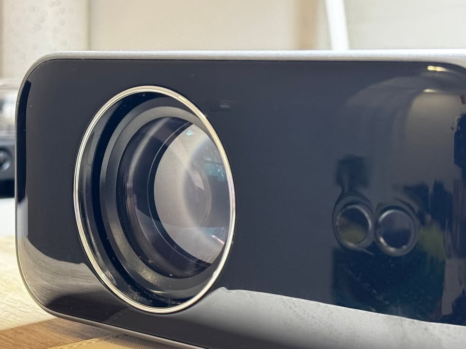 Yaber 1080p Home Theater Projector - photo 2