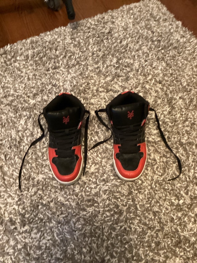 Zoo York black and red men shoes - size 7