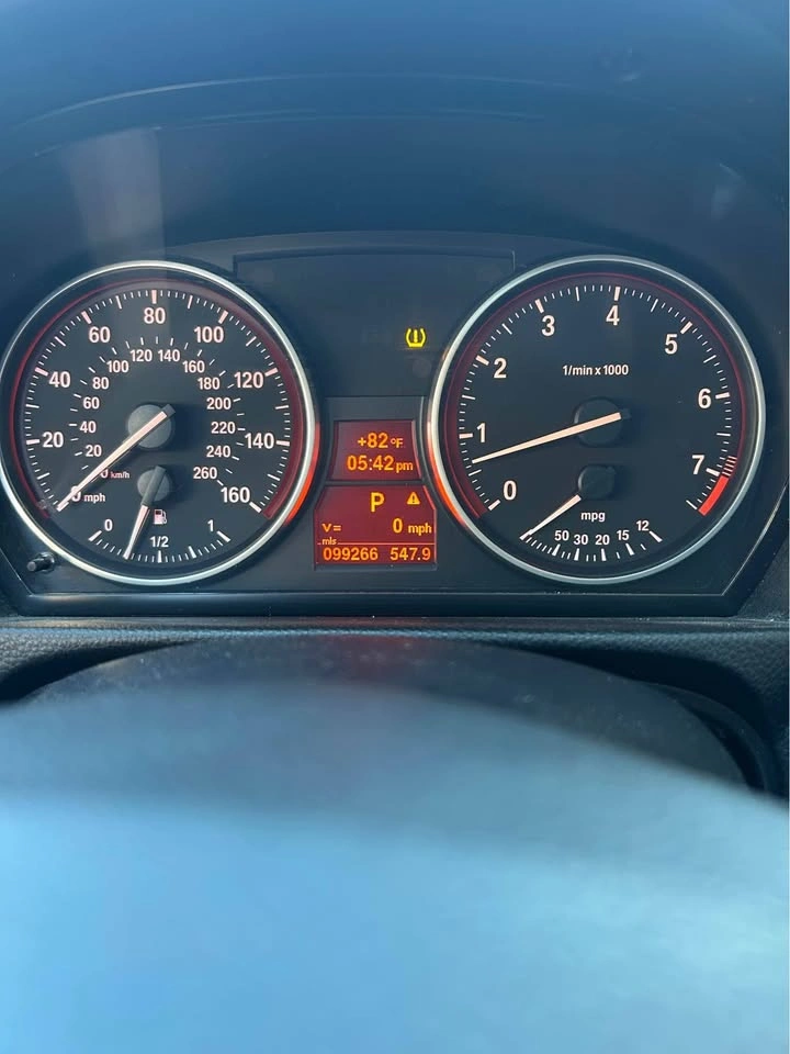 2011 BMW 3 Series · 328i xDrive Sedan 4D - photo 5