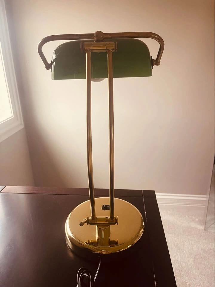 Vintage Emeraldlite Bottle Green Glass Brass Bankers Lamp - photo 2