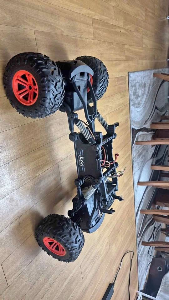 4x4 RC Rock Crawler Chassis with Bronco Body