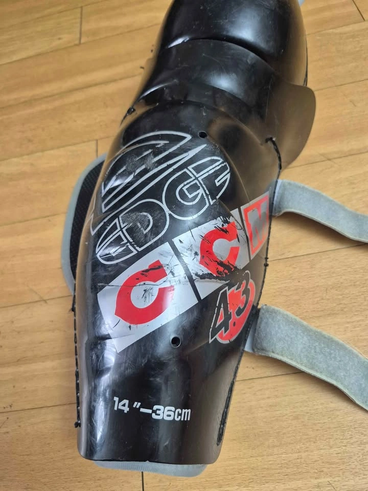 Ccm leg/shin guard both leg 14"-36cm - photo 2