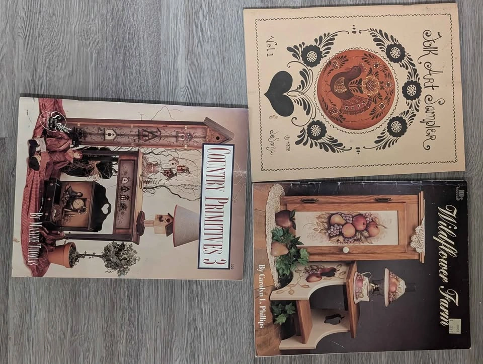 Lot of 11 Decorative Painting and Folk Art Instruction Books - photo 4