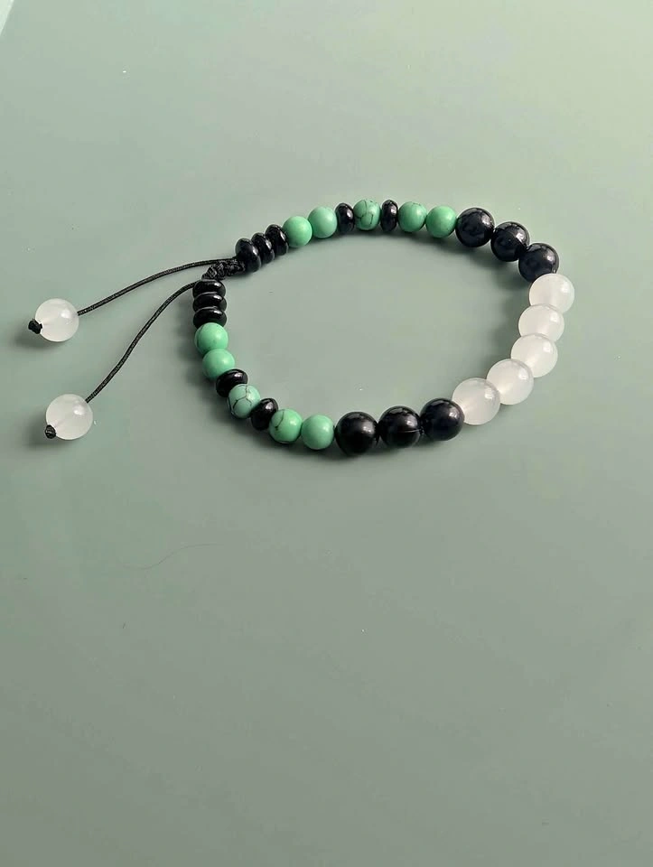 Adjustable Howlite, Onyx, and Moonstone Bead Bracelet