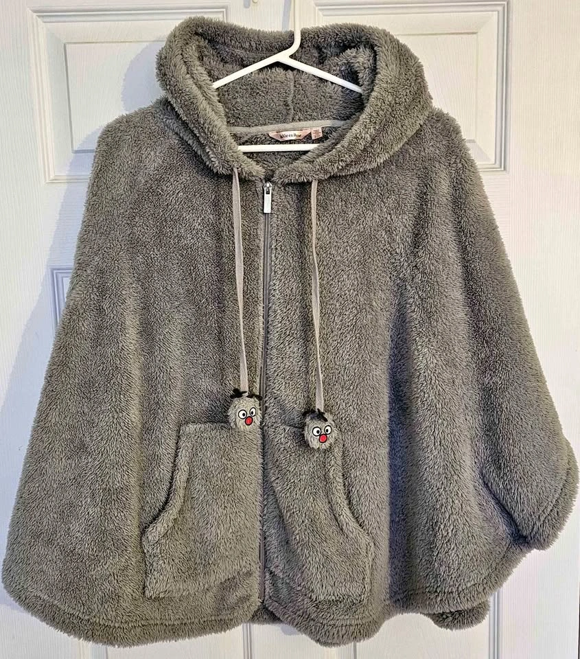 La Vie en Rose Plush Fleece Hooded Zip-Up Poncho Jacket - Women'