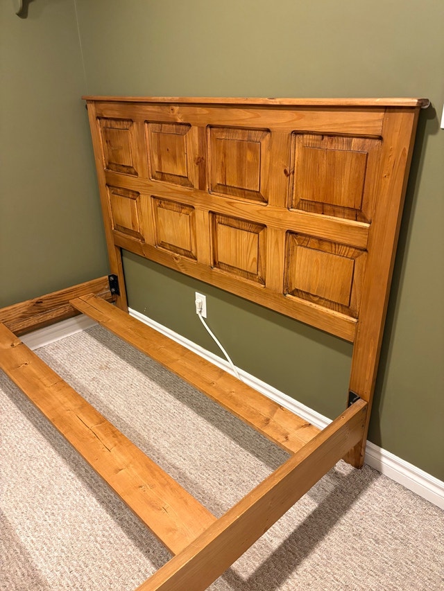 Solid Wood Queen Bed Frame - photo 3
