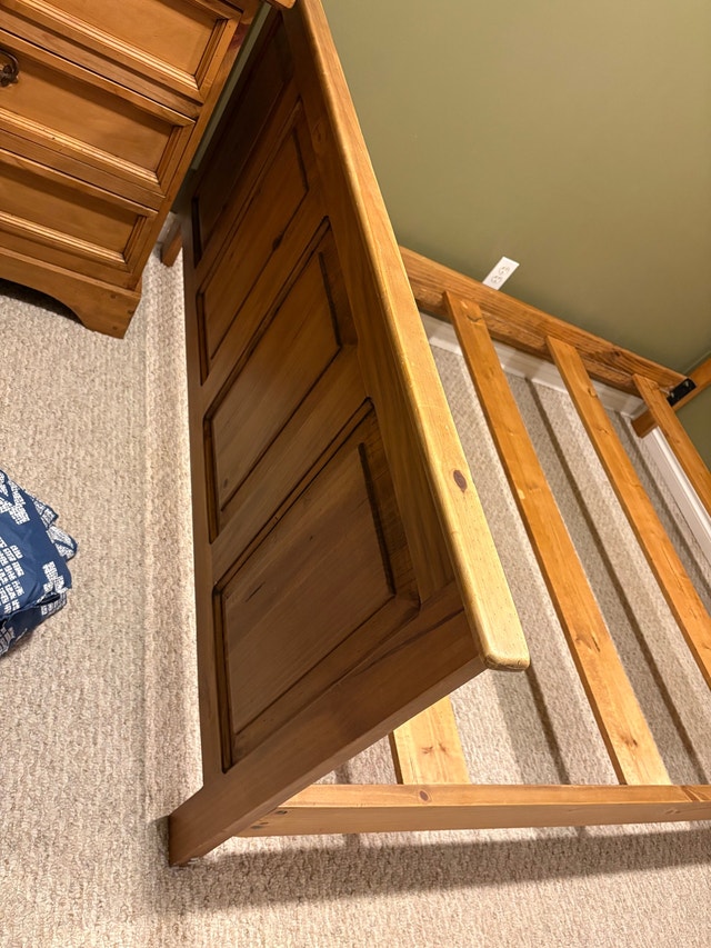 Solid Wood Queen Bed Frame - photo 4