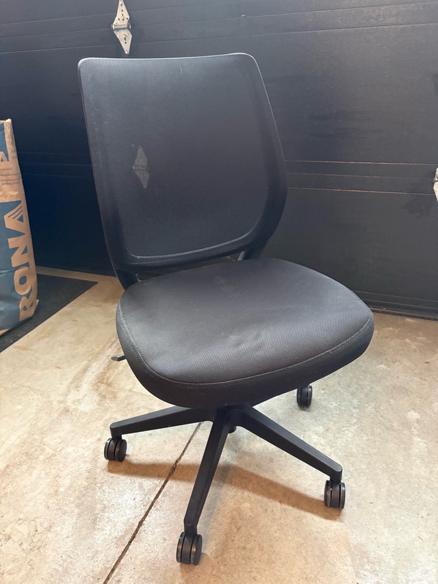 Black Mesh Office Chair