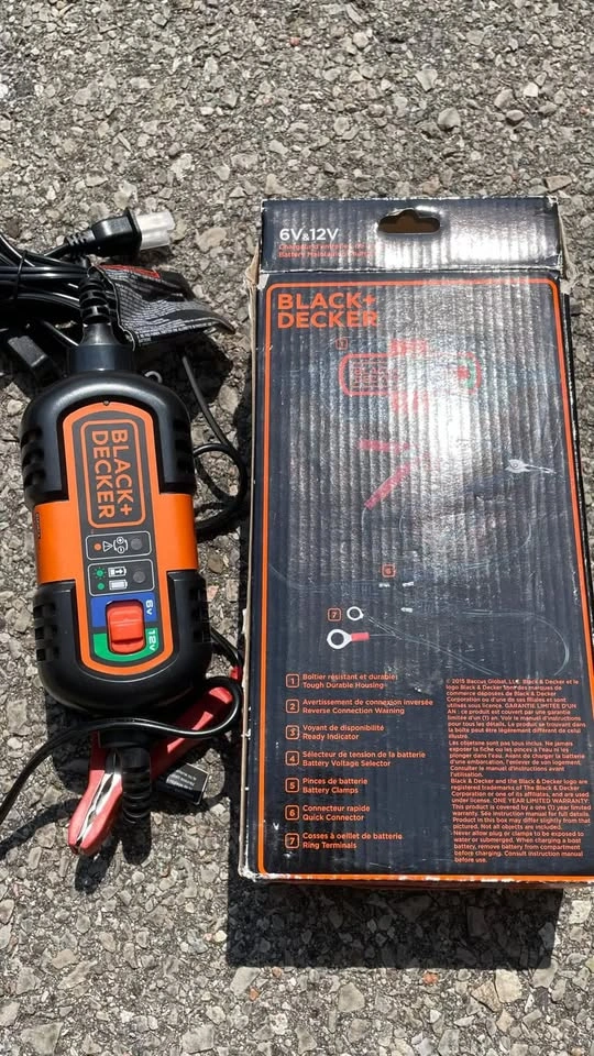 BLACK+DECKER BM3B 6V/12V Battery Charger/Maintainer - photo 3