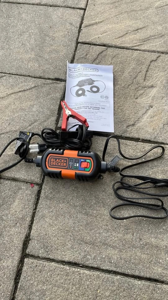 BLACK+DECKER BM3B 6V/12V Battery Charger/Maintainer - photo 4
