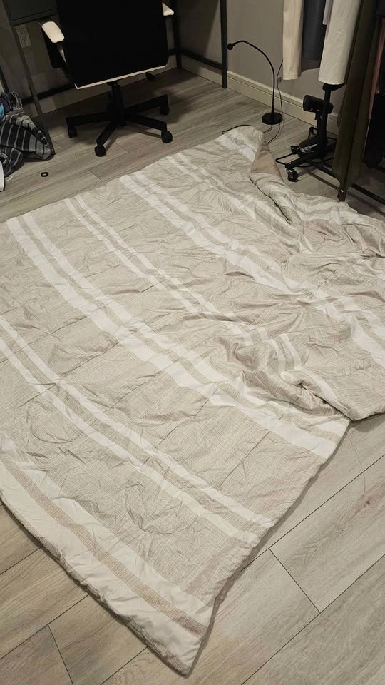Striped Beige Comforter - photo 2