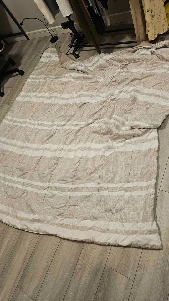 Striped Beige Comforter - photo 3