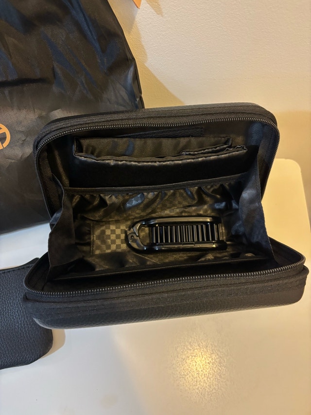 Giorgio Armani x EVA Air Amenity Kit - photo 2