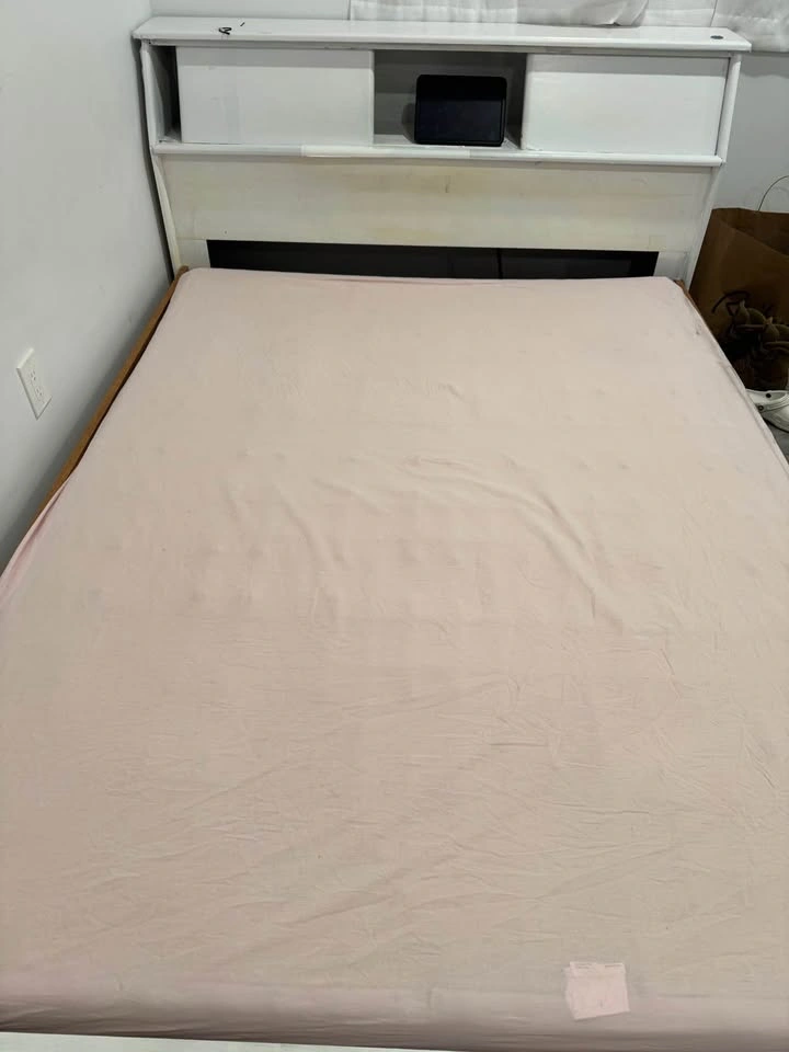 Queen size bed / box spring with storage in the headboard - photo 4