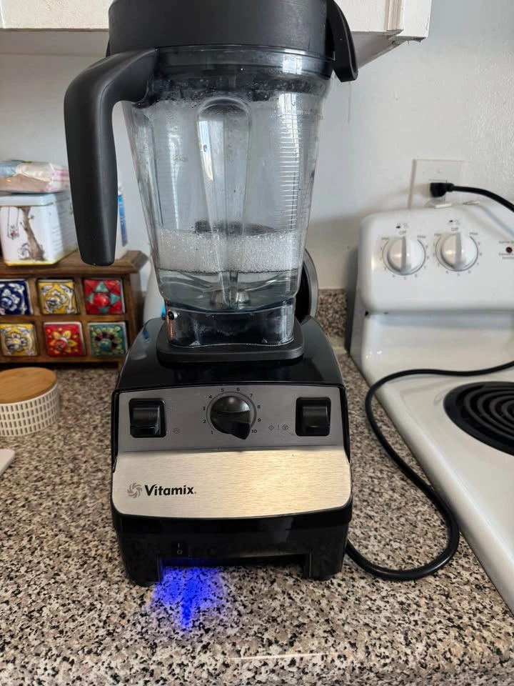 Vitamix Professional Blender - photo 2