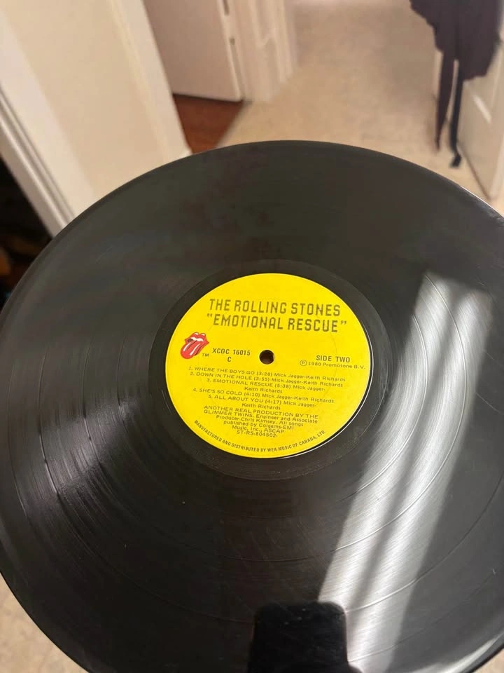 The Rolling Stones – Emotional Rescue Vinyl LP (1980 Canadian) - photo 5