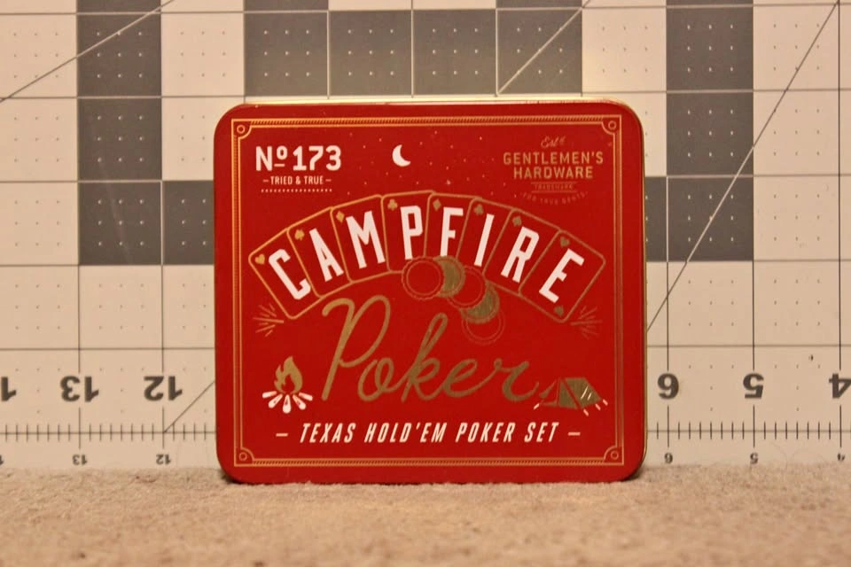 Gentlemen’s Hardware Campfire Texas Hold’Em Poker Set New