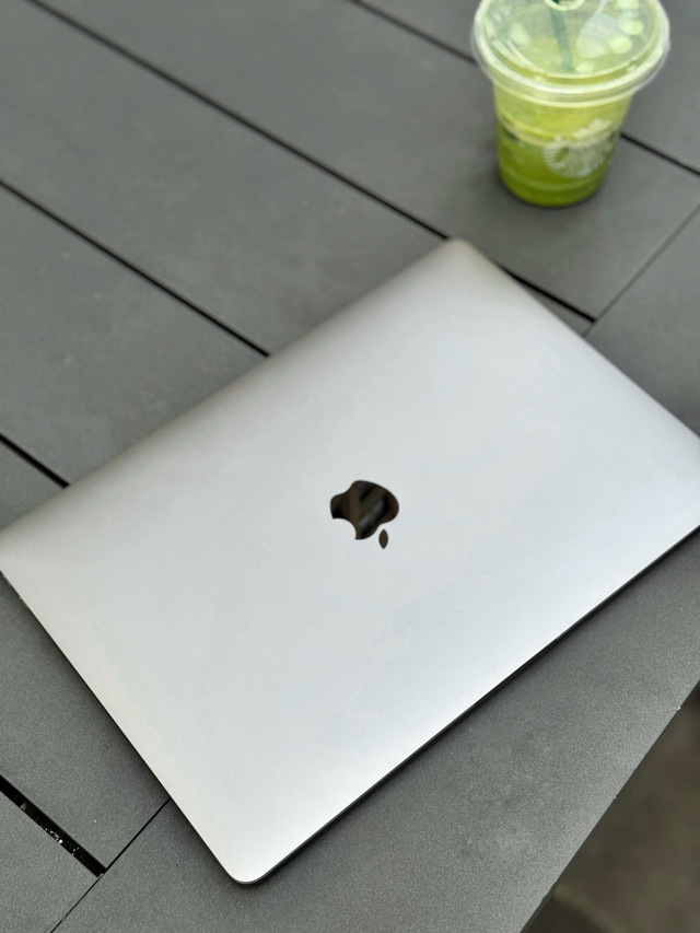 MacBook Pro 13-inch - photo 2