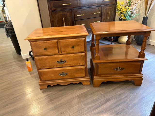 Vintage Solid Wood Accent Tables / Nightstands - photo 2