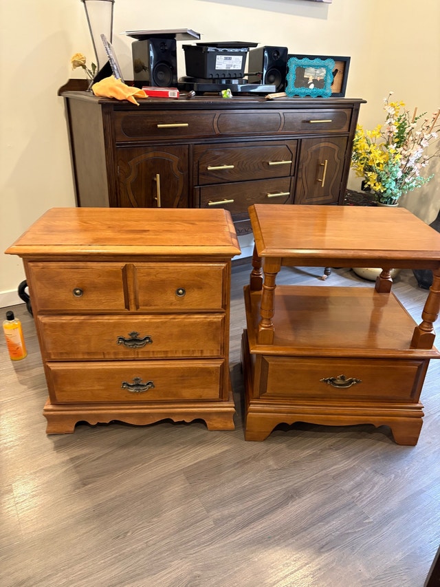 Vintage Solid Wood Accent Tables / Nightstands - photo 3