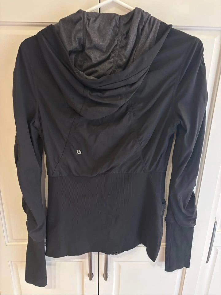 Lululemon reversible Black and gray Hooded Women's Jacket 8 - photo 3