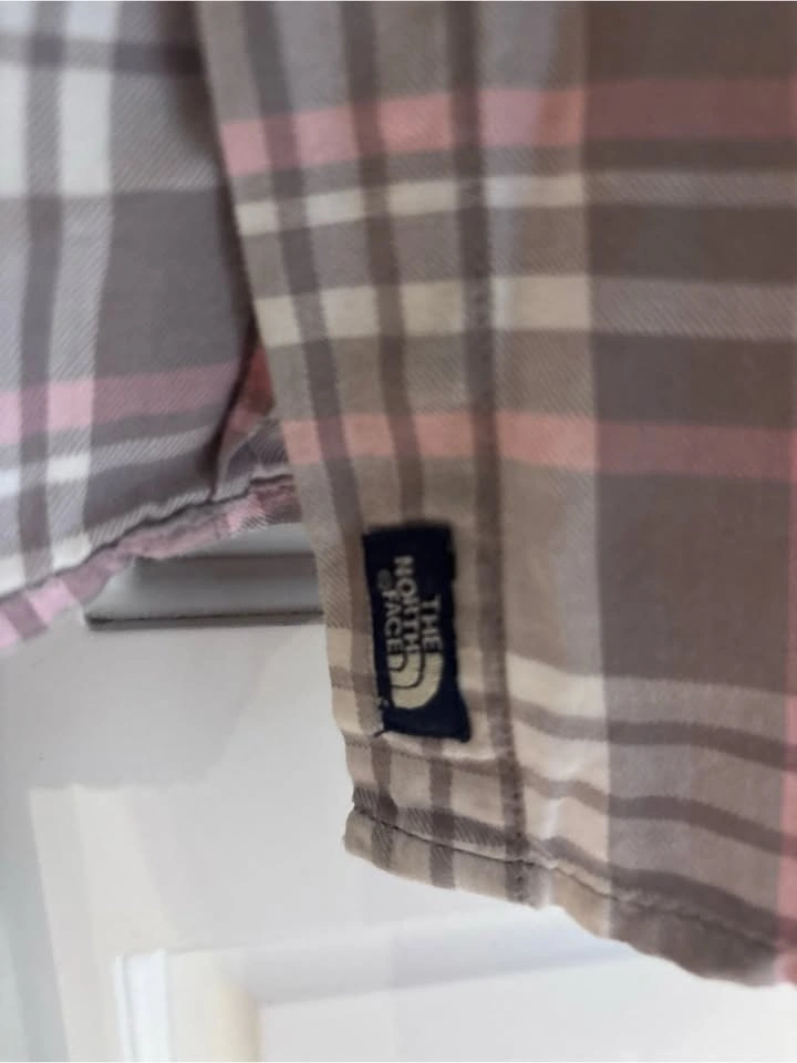 The North Face Women’s Grey & Pink Plaid Button-Down Shirt M - photo 3
