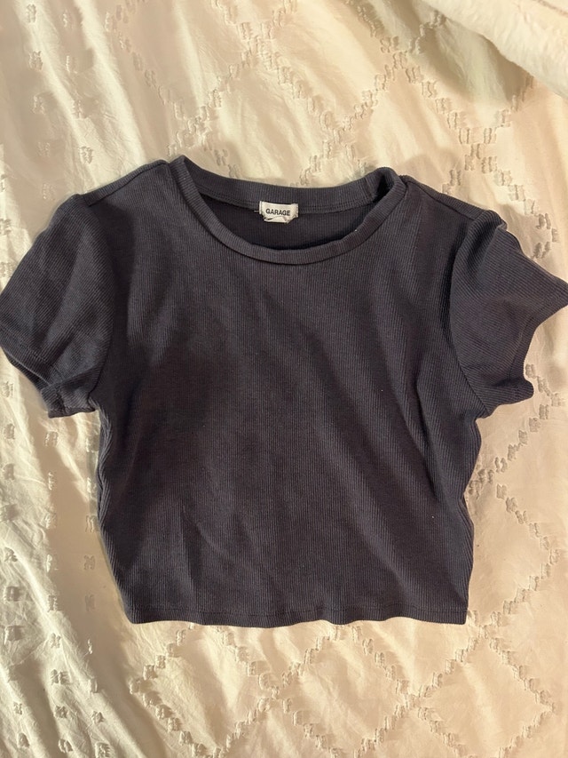 Garage cropped dark grey T shirt