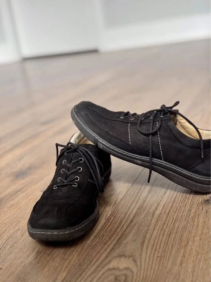 ‼️MOVING SALE‼️ Italian Genuine Leather Boots – EU 38 / US 7.5 – image indicator(2)