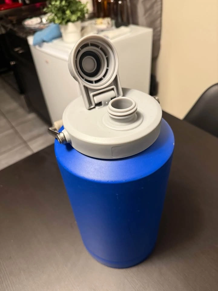 1 Gallon Vacuum Insulated Water Bottle - photo 2