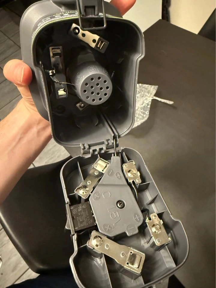 Portable Air Mattress Pump - photo 3