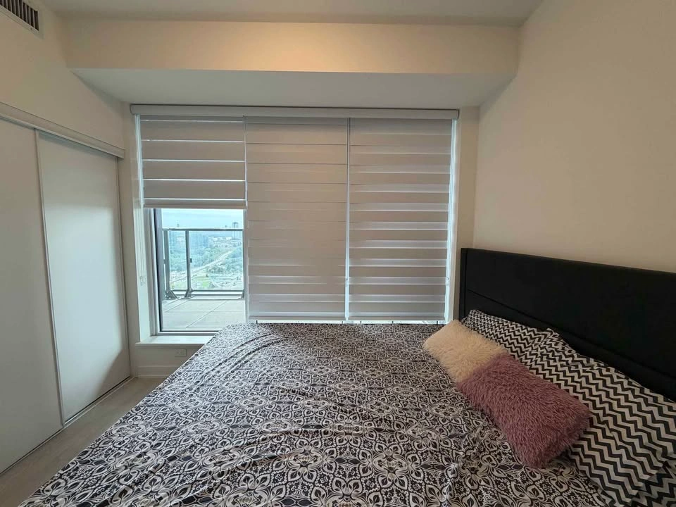 1 Bed 1 Bath - Apartment - photo 2