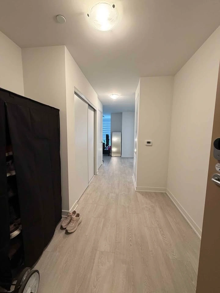 1 Bed 1 Bath - Apartment - photo 3
