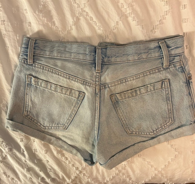Garage low rise cuffed Jean shorts light wash - photo 2